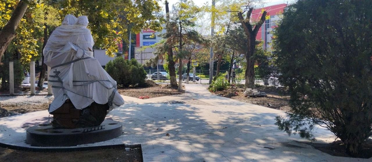 🌳 Сквер «Медицинских работников» в Новороссийске: что уже сделано и над чем работаем сейчас