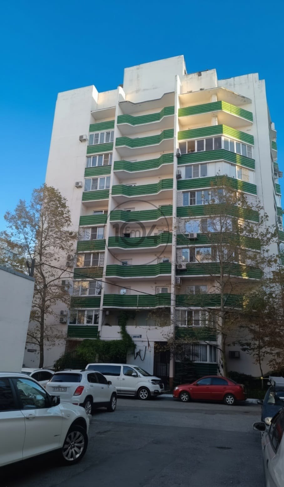 В Новороссийске ищут двух парней, которые в разгар атаки беспилотников спасли жилой дом от огня.